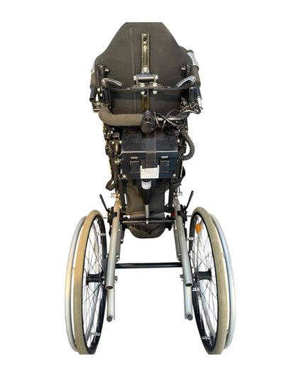 2. EL LEVO ÇOCUK AYAĞA KALDIRMA TEKERLEKLİ SANDALYE 