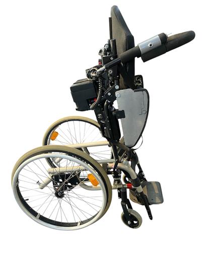 2. EL LEVO ÇOCUK AYAĞA KALDIRMA TEKERLEKLİ SANDALYE 