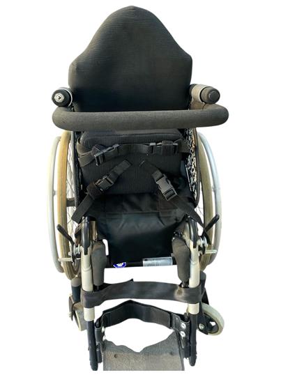 2. EL LEVO ÇOCUK AYAĞA KALDIRMA TEKERLEKLİ SANDALYE 