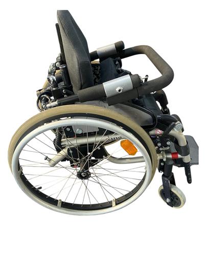 2. EL LEVO ÇOCUK AYAĞA KALDIRMA TEKERLEKLİ SANDALYE 