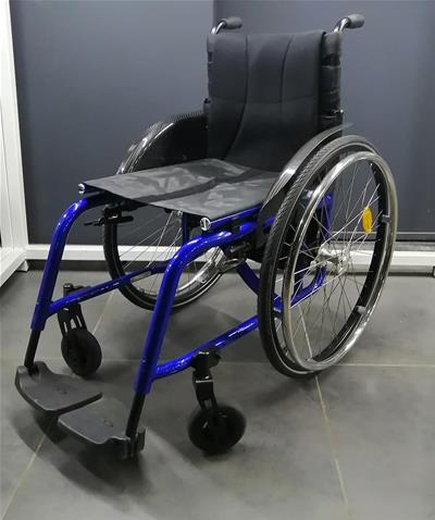 KÜSCHALL ULTRALİGHT AKTİF TEKERLEKLİ SANDALYE MAVİ